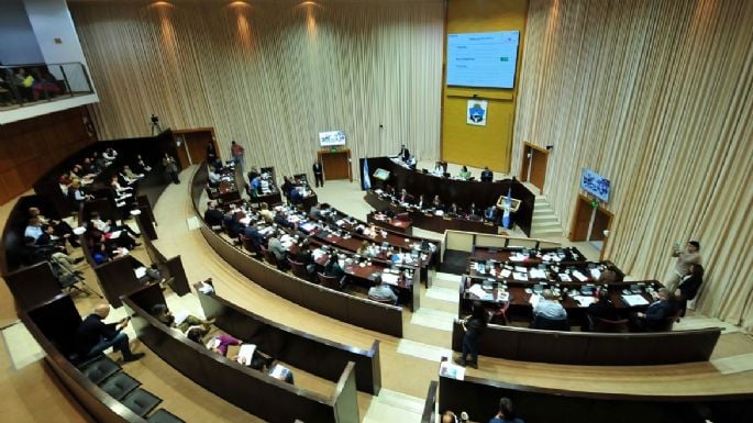 La Legislatura apoyó al Ejecutivo para descontar días a los docentes que hagan paro