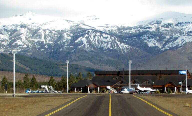 Reclamo de ENSATUR por el Aeropuerto Chapelco