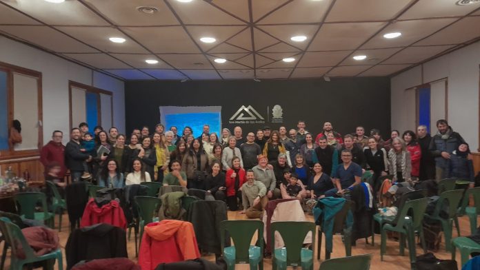 Vecinas y vecinos de El Trébol exploran nuevas herramientas para llevar servicios a sus lotes