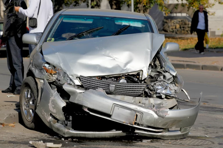 Ya rige en Neuquén la ley para que los conductores paguen los accidentes que ocasionan