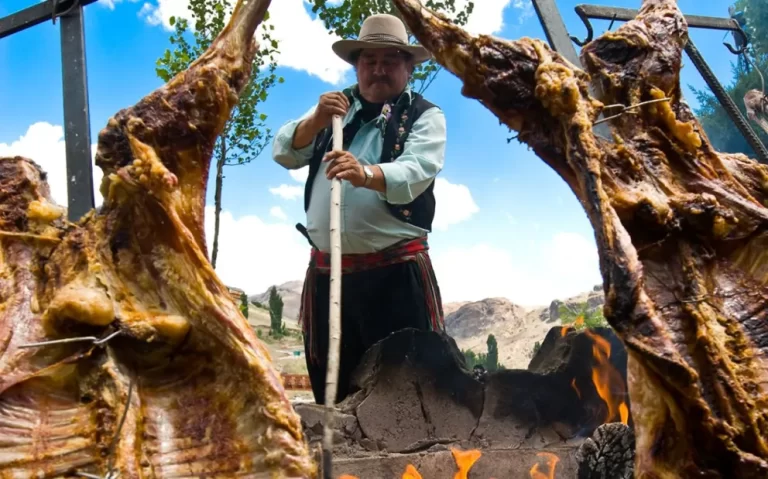 Desde la ciudad de Neuquén promocionan la Fiesta Nacional del Chivito