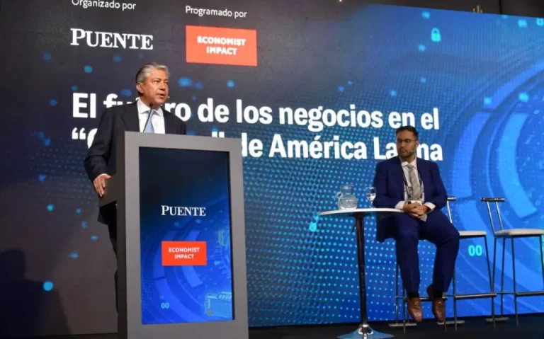 Figueroa anunció 700 millones de dólares en infraestructura