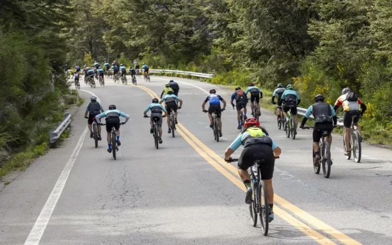 Cortes en Ruta 40 por la carrera ciclística Gran Fondo 7 Lagos