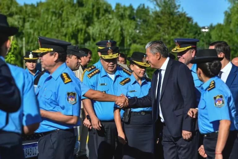 La Policía cobra este viernes el aumento anunciado por el gobernador