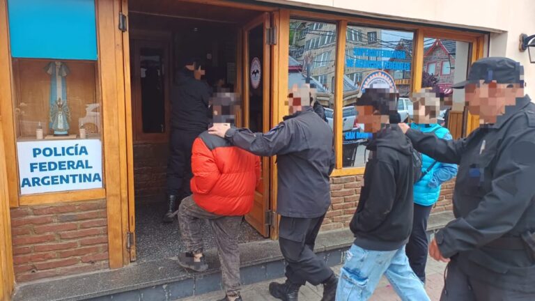 Tres menores fueron aprehendidos por venta de estupefacientes en la via pública
