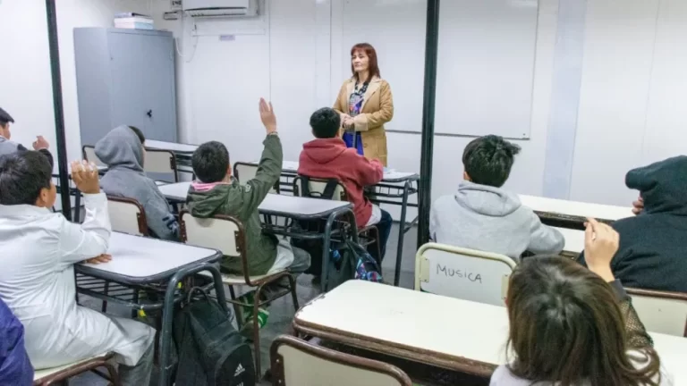 Neuquén digitaliza la asistencia escolar de sus estudiantes