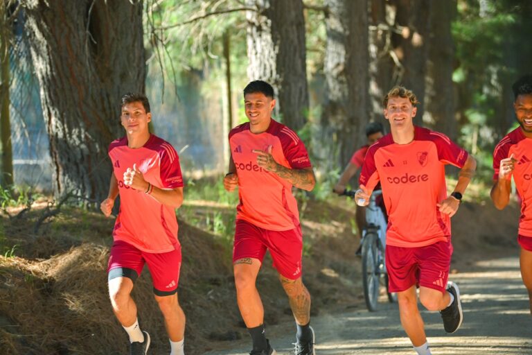 River Plate entrena en San Martín de los Andes