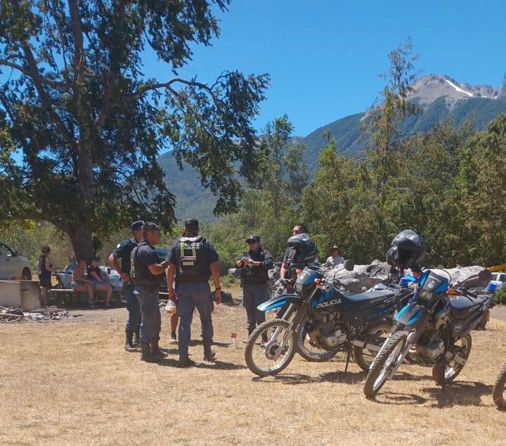 Robos en Chachin: detuvieron a tres personas con pertenencias de varios acampantes