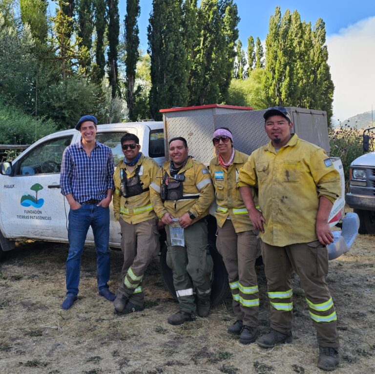 Fundación Tierras Patagónicas envió 3 brigadas para colaborar con el incendio de Valle Magdalena