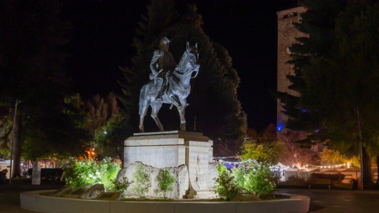 Habilitan el nuevo sistema de iluminación del Monumento al General San Martín