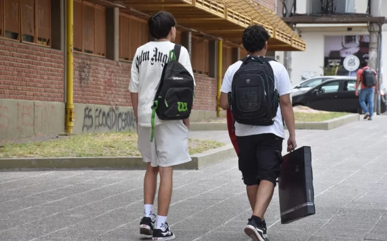 Comienzan las reinscripciones para las becas Gregorio Álvarez