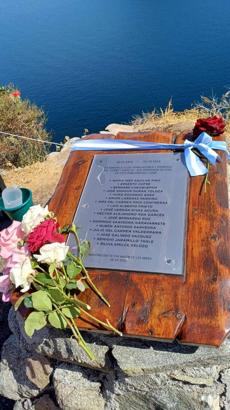 Cada 5 de marzo San Martín de los Andes está de duelo en memoria de los trabajadores de Chapelco