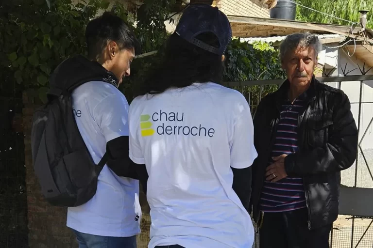 Más de 30 estudiantes comenzaron con las visitas por el plan Chau Derroche 