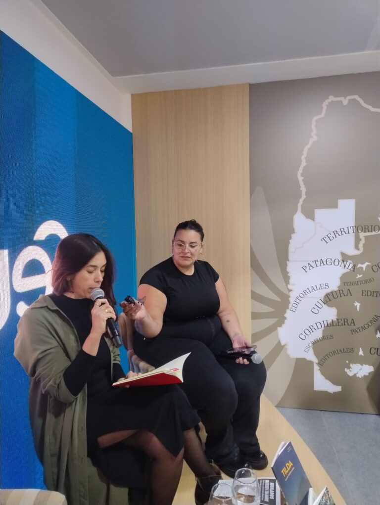 Cuando la poesía alza la voz: Las Guachas en la Feria del Libro