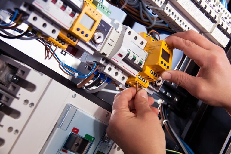 Materiales eléctricos online: agilidad, asesoramiento y entrega directa a todo el país