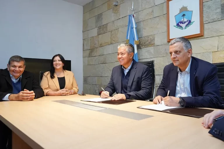 Suman 3 millones de dólares al financiamiento de becas Gregorio Álvarez