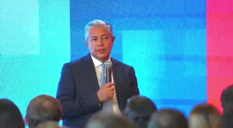 Figueroa alentó inversiones para la provincia en Houston