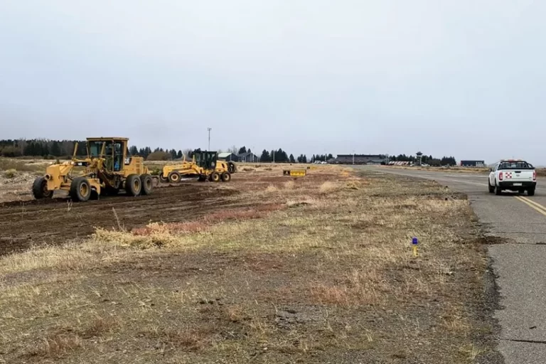 Realizan trabajos de mantenimiento en el Aeropuerto Chapelco