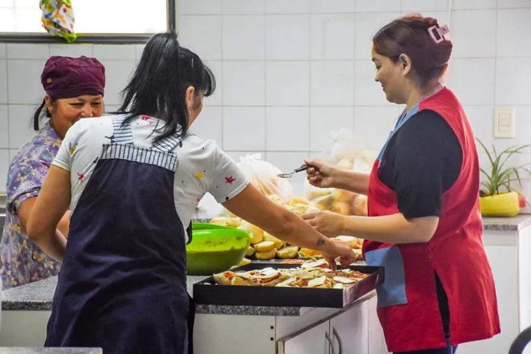 Se ofrecen refrigerios más saludables en las escuelas de toda la provincia