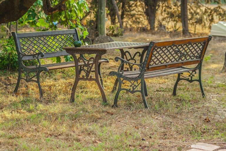 Mobiliario que deja huella: por qué elegir un juego de jardín de hierro fundido es una inversión inteligente