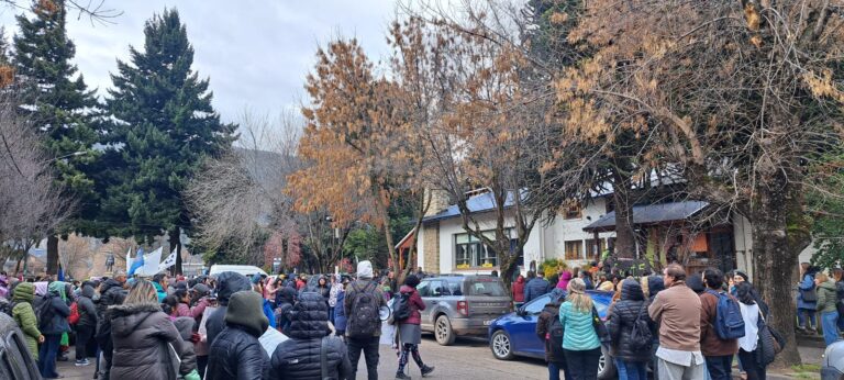 Movilización de docentes en rechazo a la violencia en las escuelas