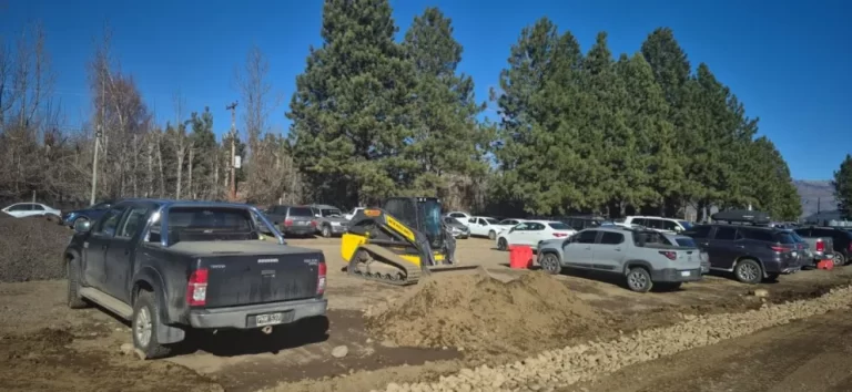 Reparan el estacionamiento del aeropuerto Chapelco