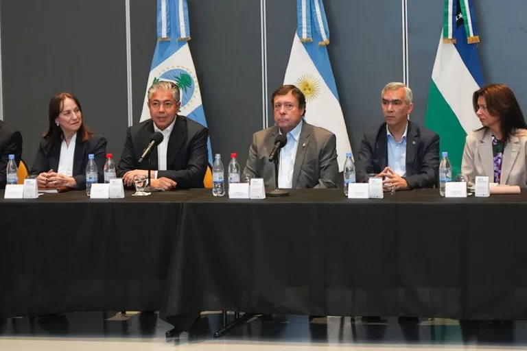 Neuquén y Río Negro iniciaron un encuentro centrado en la defensa de los recursos naturales