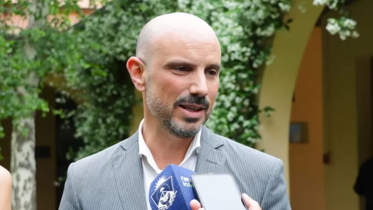 Ousset: “Un senador no puede ser un felpudo de nadie”