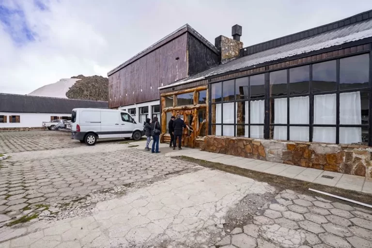 Concesionarán la explotación del hotel Termas de Copahue