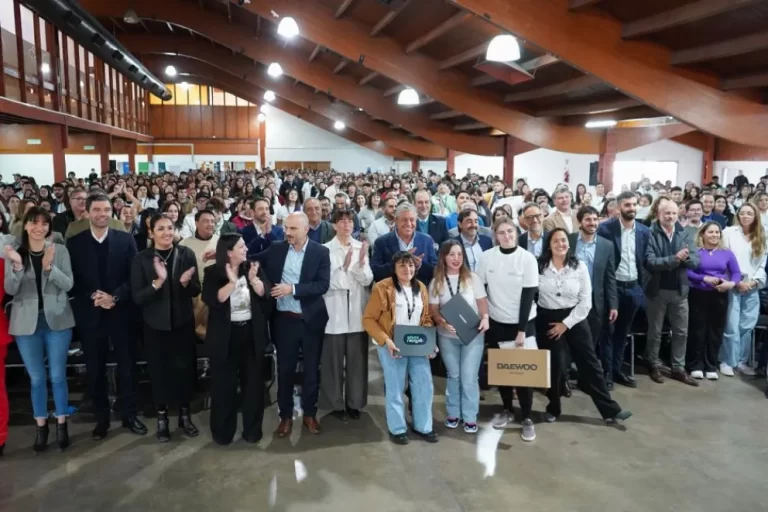 Las becas estudiantiles suman la oportunidad de tener una notebook