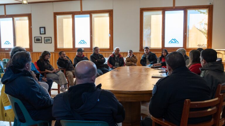 Reunión de instituciones del C.O.E.M. con periodistas San Martín de los Andes